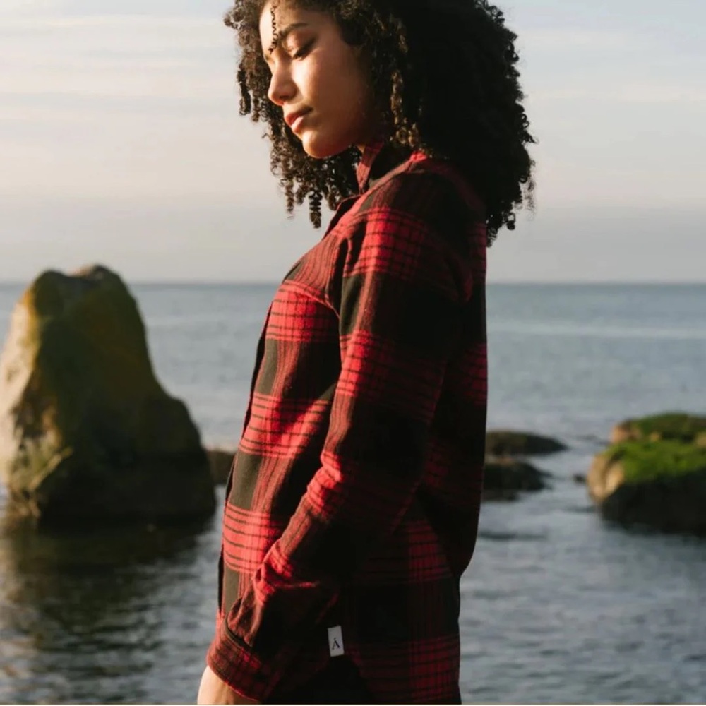 NWT Anian Unisex S Flannel Plaid Shirt Red Black Button-Up Made in Canada